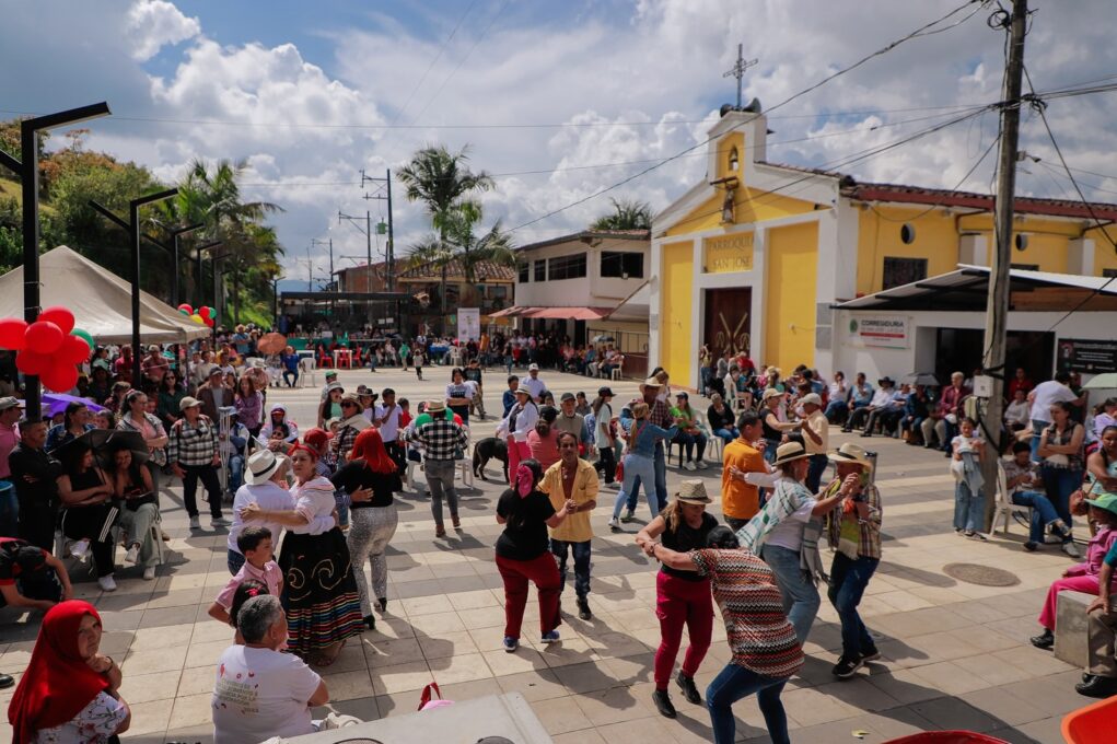 Los frutos dulces y amargos después del conflicto armado