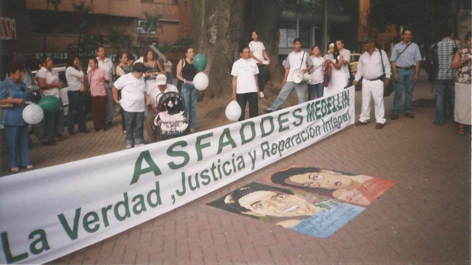 Desde Asfaddes, se han organizado acciones públicas por el reconocimiento de sus derechos.