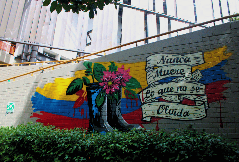 El mural dedicado a las víctimas de ejecuciones extrajudiciales integra la Ruta de Murales y Grafitis de la UNAL.